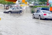 Lluvias desquició vialidades y deja varadas unidades