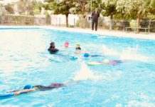 Iniciarán clases de natación en la Unidad Deportiva IPSSET
