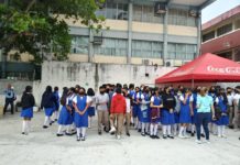Evacúan a más de 500 estudiantes de secundaria por simulacro de incendio