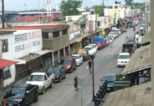 En diálogo locatarios y representantes del transporte público