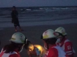 Rescatan a una mujer de morir ahogada en Playa Miramar