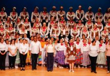 Todo un Éxito el Festival del Bicentenario Ofrecido por los Adultos Mayores del DIF