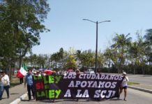 Marchan ciudadanos en defensa de la SCJN