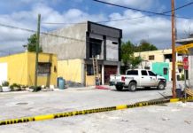 Muere persona tras recibir descarga eléctrica y caer