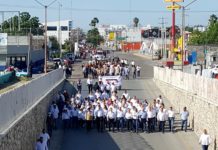 Obreros desfilaron en memoria de los Mártires de Chicago, Cananea, y Río Blanco