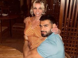 Sam Asghari critica especial de TMZ sobre Britney Spears