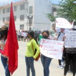 Se manifiestan Antorchistas en la capital del estado frente a palacio de gobierno (4)
