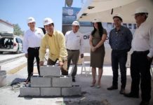 Coloca alcalde Mario Alberto López Hernández la primera piedra del edificio de la Cámara Nacional de la Industria de la Construcción