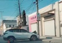 Accidente vial deja solo daños y obstrucción en la vialidad