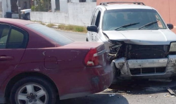 Accidentes dejan cuantiosos daños materiales, y obstrucción vial