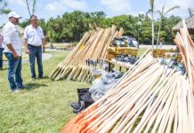 Entrega Chucho Nader Material y Equipo a Trabajadores de Servicios Públicos