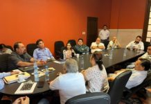 Realizan reunión para analizar si entran rutas del transporte público a zona de mercados