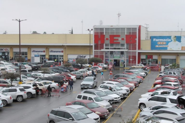 Roban autos con violencia en Reynosa