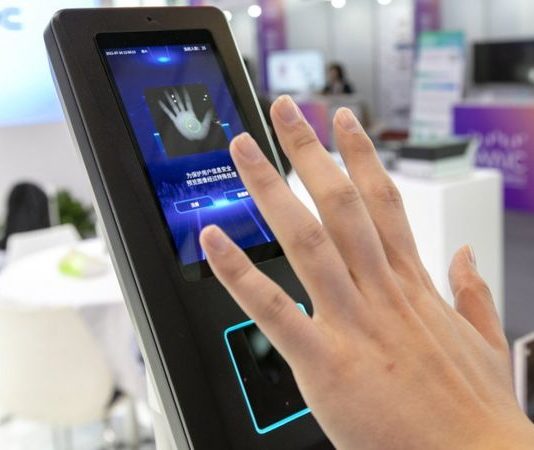 4 ventajas de usar tu palma de la mano para identificarte en comparación con las huellas dactilares o el reconocimiento facial