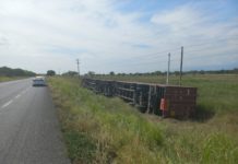 Vuelca unidad dejando un lesionado y daños en carretera Victoria-Monterrey
