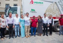Entrega Alcalde Mario López ambulancia al DIF y compactador a Limpieza; equipo donado por PEMEX