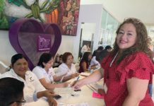 Reciben becas escolares personal del servicio público y sus hijos