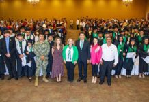 Expone Alcalde Mario López testimonio de vida y motiva a graduados a conquistar sus sueños