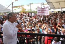Adán Augusto interpone denuncias por uso de su imagen en espectaculares.