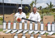 Entrega Chucho Nader Nuevo Paquete de Luminarias y Equipo de Limpieza