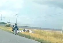 Se impactan unidades y dejan caos vehicular con daños materiales
