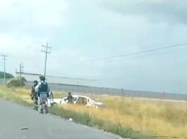 Se impactan unidades y dejan caos vehicular con daños materiales