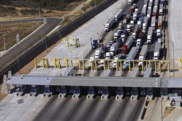 Se-incrementa-flujo-de-cruces-en-Puente-Nuevo-Laredo-III