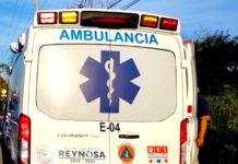 Unidad médica auxilia a persona lesionada en colonia popular