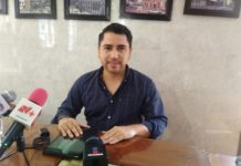Ángel Covarrubias no está de acuerdo con la entrega de los nuevos libros de texto