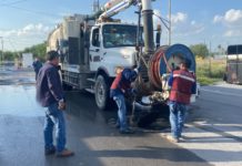 Resuelve COMAPA fuga de agua residual en Puerta del Sol