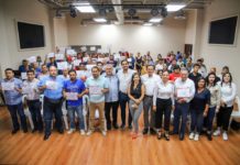 Entregó Presidente Carlos Peña Ortiz Constancias a graduados de Electricidad