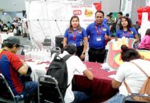 Buscadores de empleo acudieron a Feria del Empleo no todos quedaron