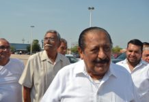 Niega Arnulfo buscar cargos políticos, pero mentores lo ven en el Senado