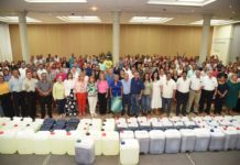 Entrega Chucho Nader Material y Equipo de Limpieza a Escuelas de Tampico