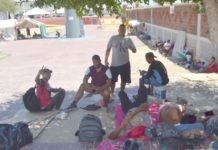 Ingeniero venezolano logra una cita de asilo en EU; está en el campamento migrante