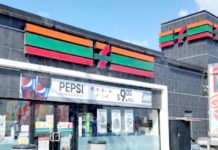 Rateros asaltan a empleados de tienda comercial y se llevan el dinero