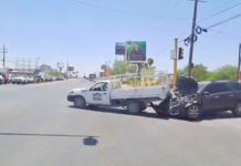 Se impactan camionetas y dejan una persona lesionada con daños materiales