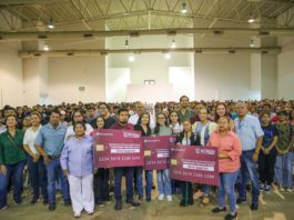 Inició el Presidente Carlos Peña Ortiz entrega de tarjetas de Becas Universitarias