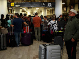 Vete de vacaciones sin maleta; aerolínea renta ropa para viajar ligero