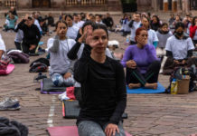 Yoga, “un respiro” para mejorar la función pulmonar en adultos con asma