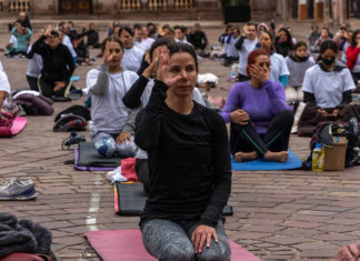 Yoga, “un respiro” para mejorar la función pulmonar en adultos con asma