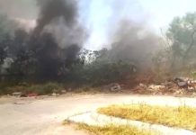 Bomberos acuden a incendio en pastizal que dejó daños y contaminación