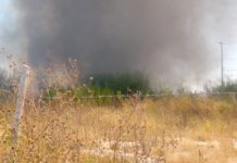Bomberos sofocan incendio de llantas, basura y hierbas