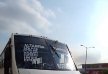 Niña de 6 años queda prensada en la puerta de un autobús
