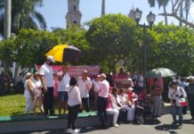 Ciudadanos, simpatizantes de PRI, PAN y PRD se reúnen en la plaza de Amas y dan respaldo a Xóchitl Gálvez