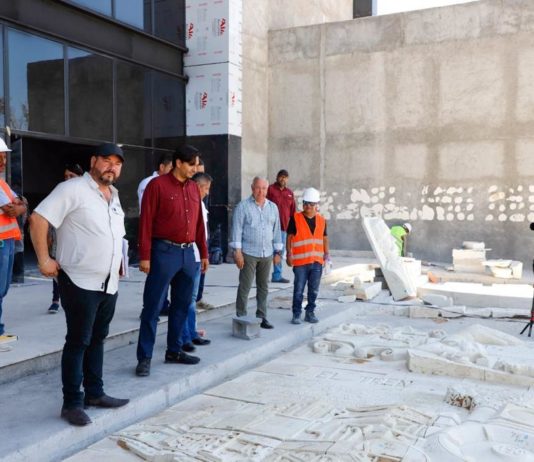 Colocó Alcalde de Reynosa primera piedra en Mural del Museo del Ferrocarril