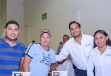 Invita Alcalde de Reynosa a egresados universitarios a recoger su Beca