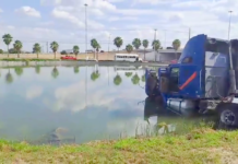 Tráiler se sale del camino y deja daños materiales en libramiento Monterrey