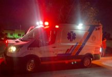 Unidad médica auxilia a persona atropellada en carretera a San Fernando