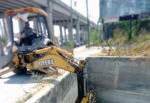 Exhorta COMAPA a evitar arrojar basura y otros desechos a drenes y canales